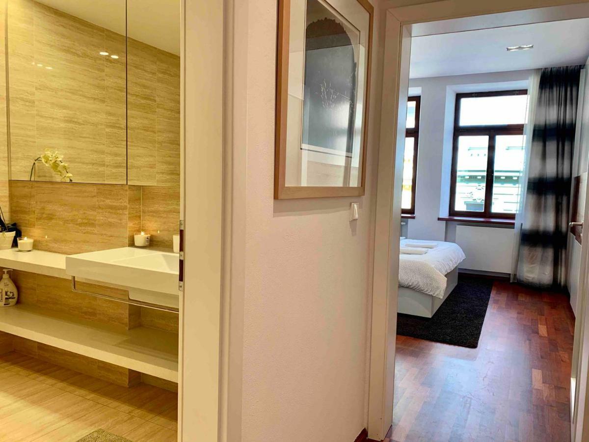 Luxury Apartment In The Center Of 프라하 외부 사진